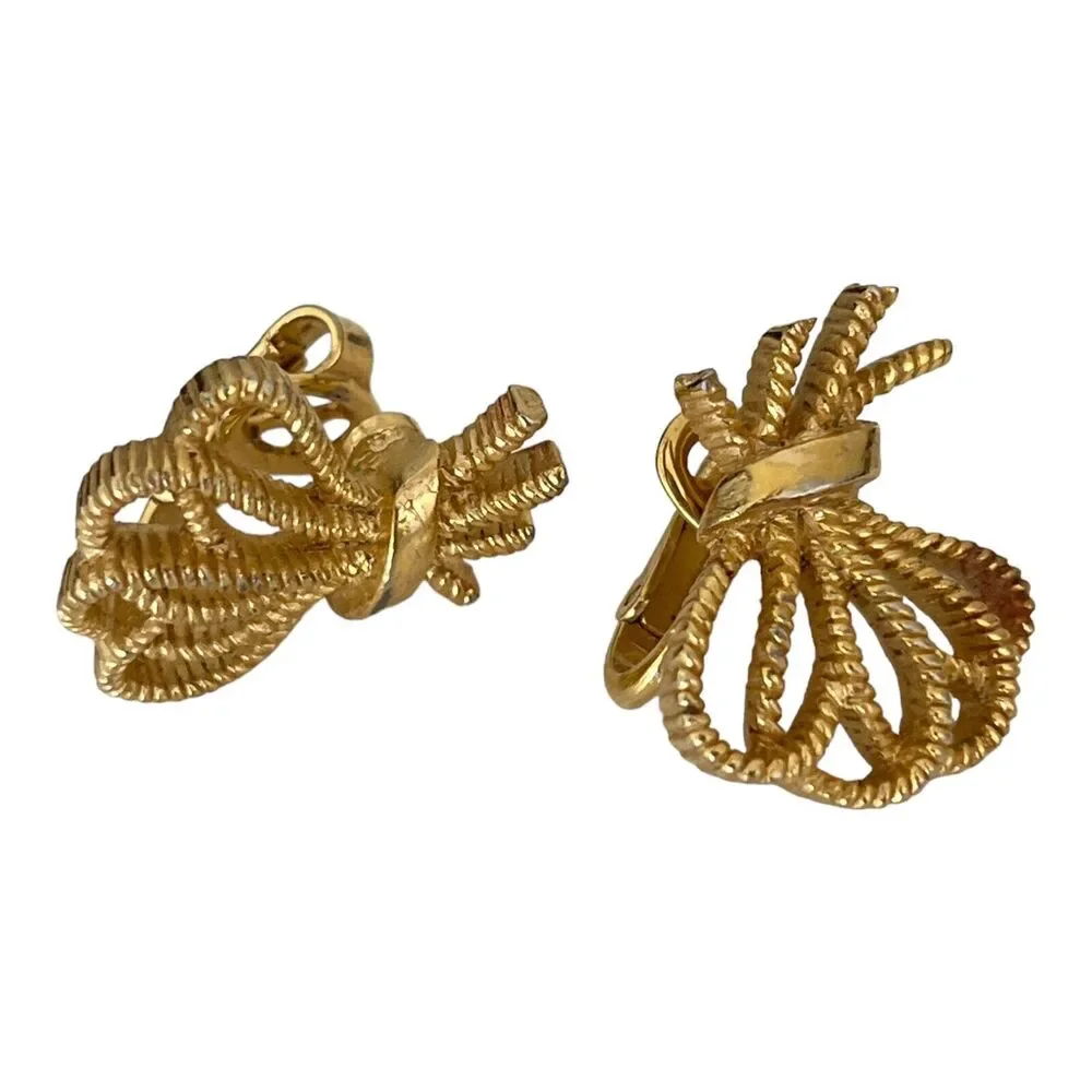 Vintage 1960s Trifari Clip Earrings Gold Tone Rope Scroll - 1E